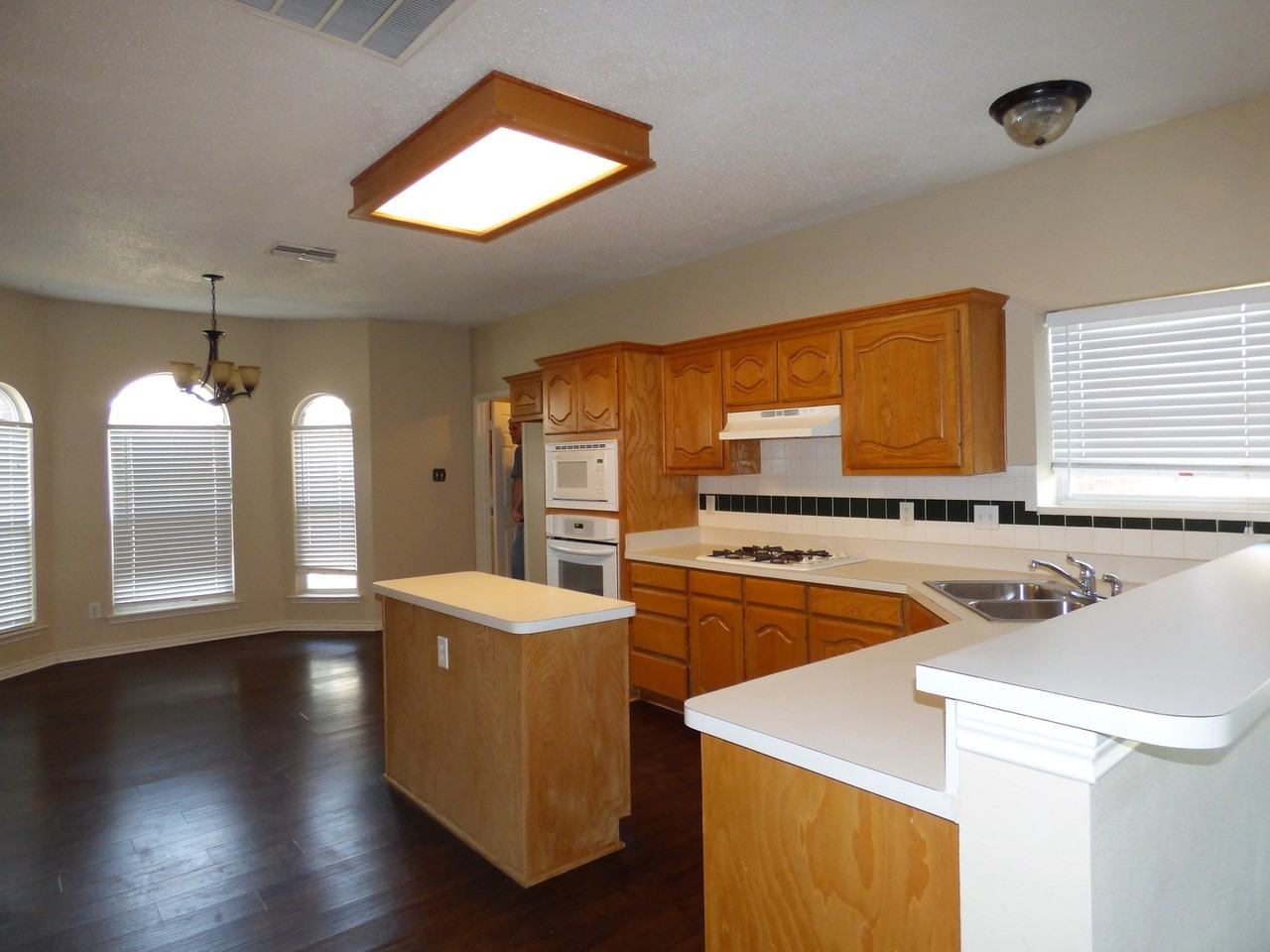 1509 Appalachian Dr - Photo 4 of 17