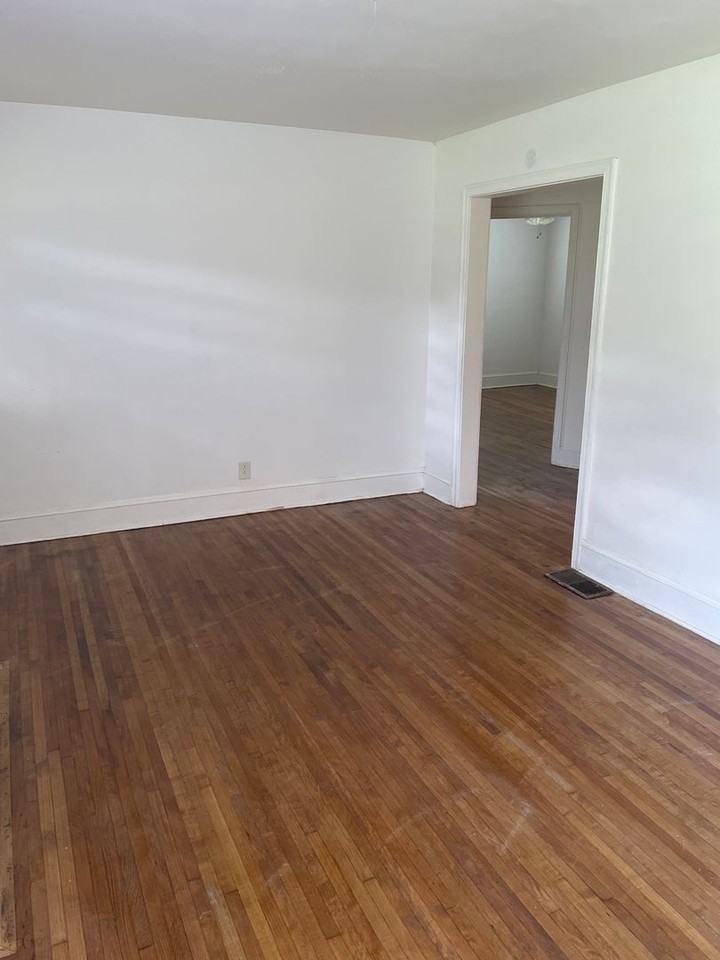 5212 Brenda Dr - Photo 3 of 11