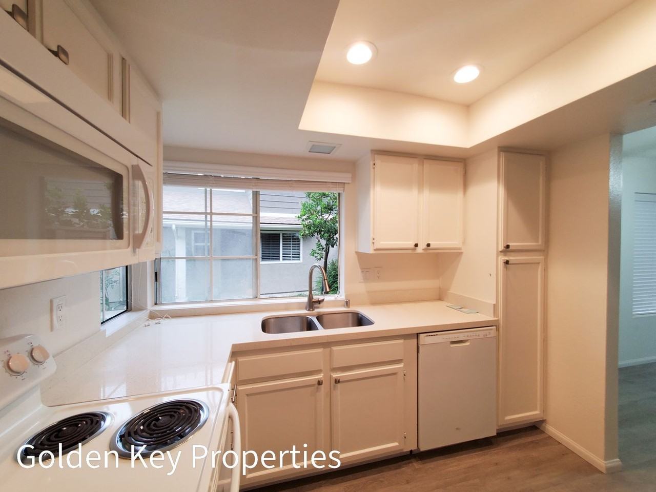 2982 Lexington Cir - Photo 5 of 23