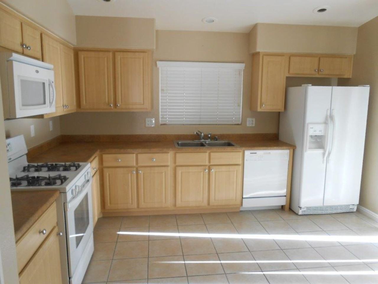 4821 Plama Ct - Photo 3 of 30