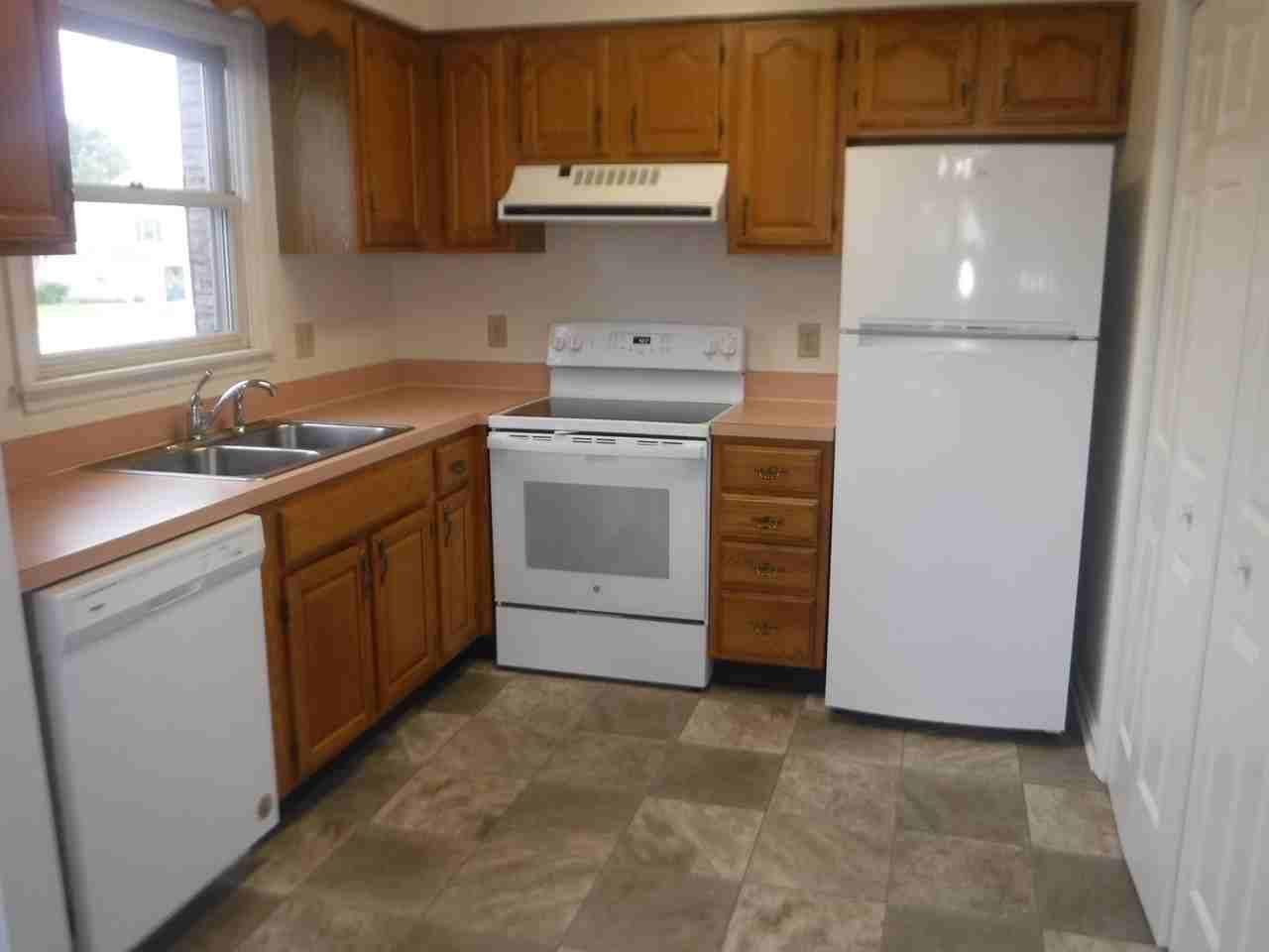 610 Victoria Dr - Photo 2 of 20