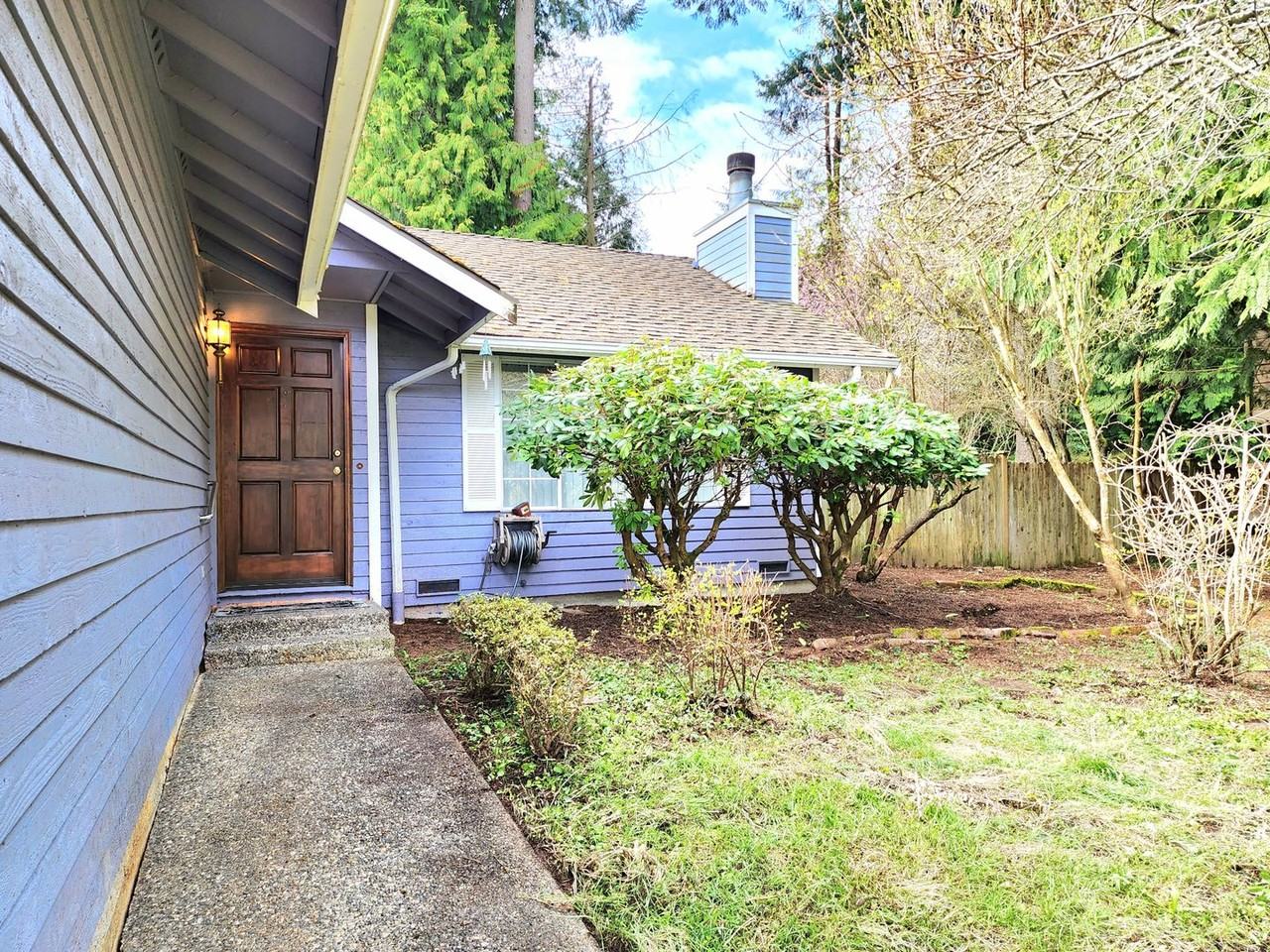 920 104th Pl Se - Photo 2 of 20