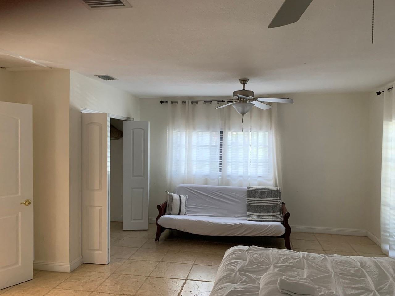 631 Oleander Dr - Photo 7 of 32