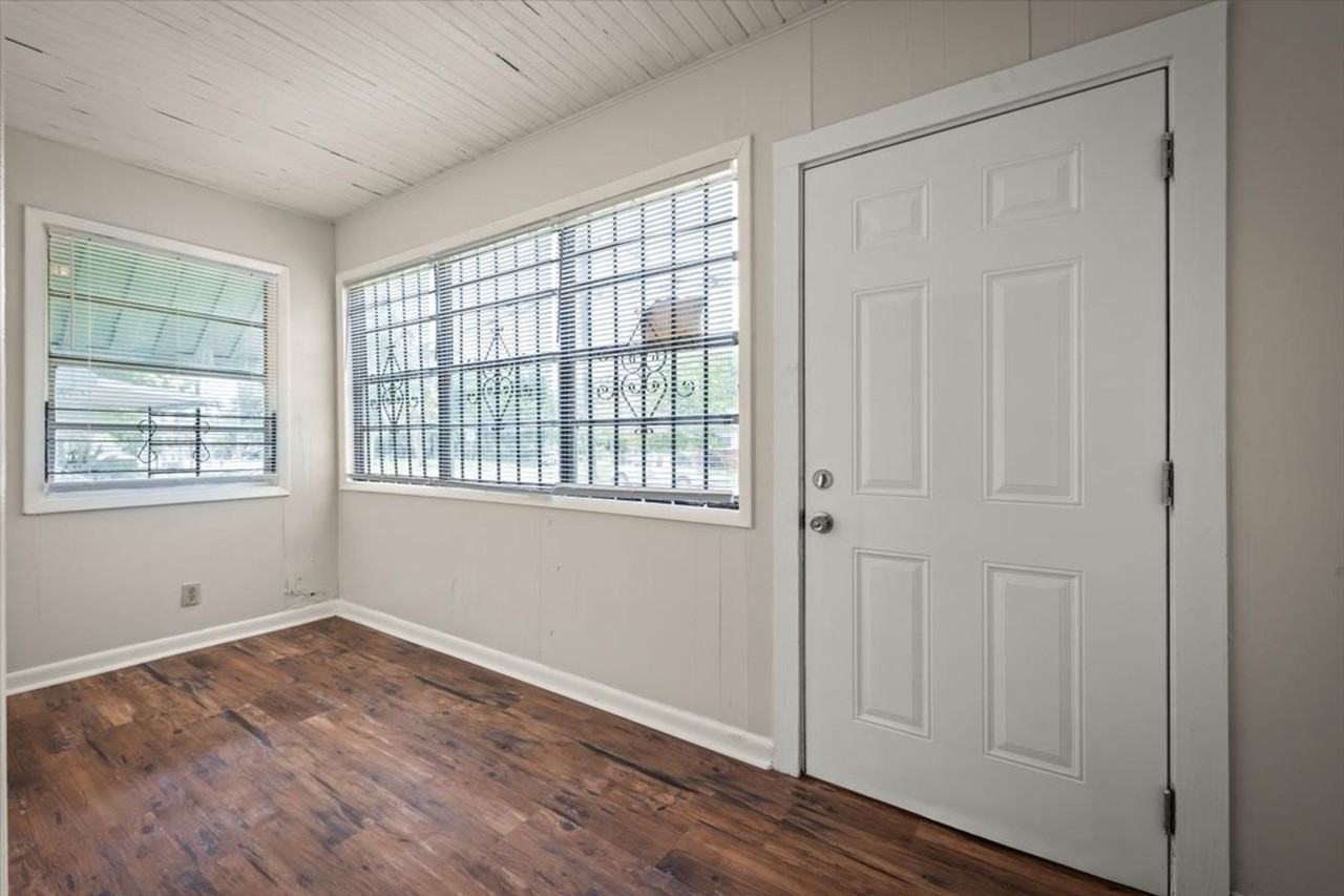 1066 W 13th St - Photo 2 of 26