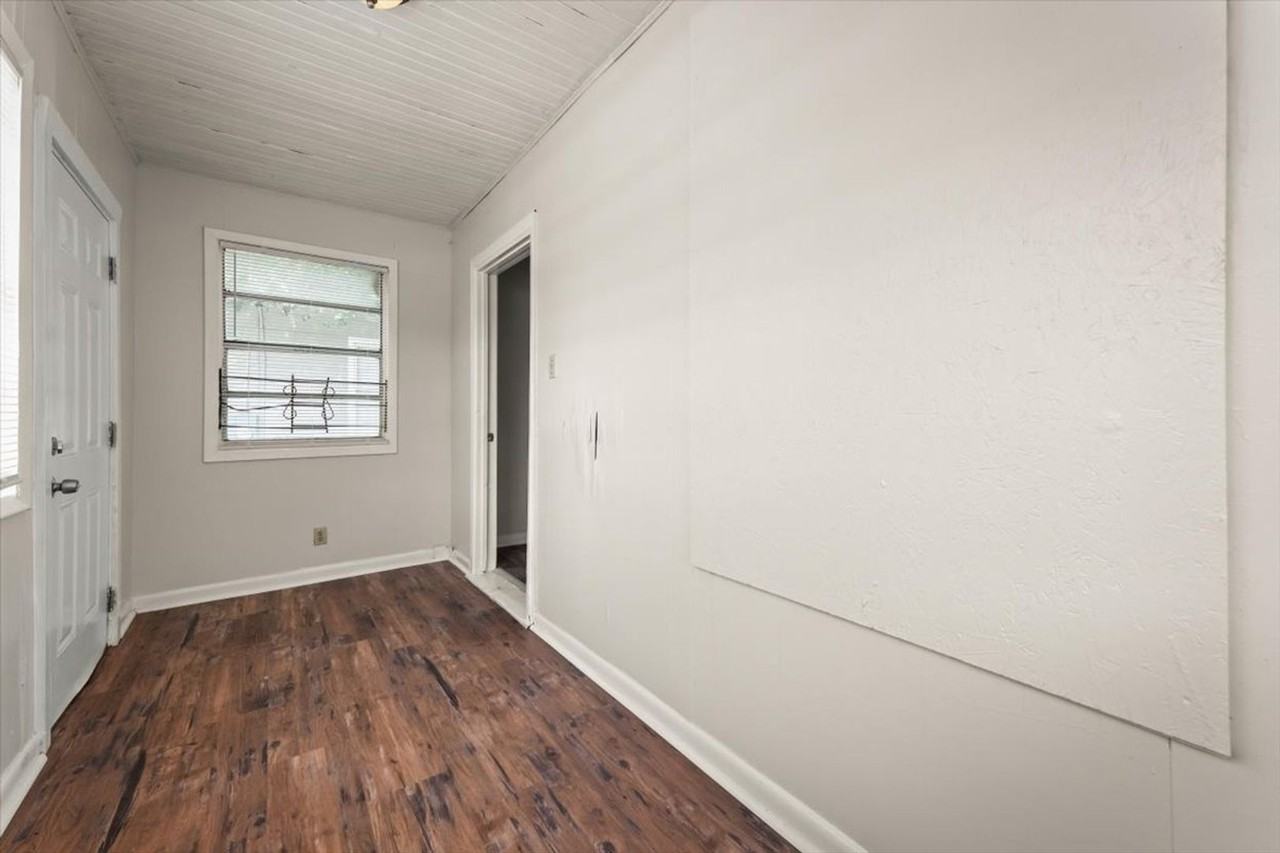 1066 W 13th St - Photo 3 of 26