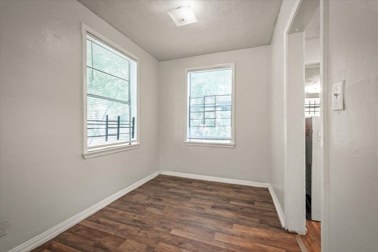 1066 W 13th St - Photo 6 of 26