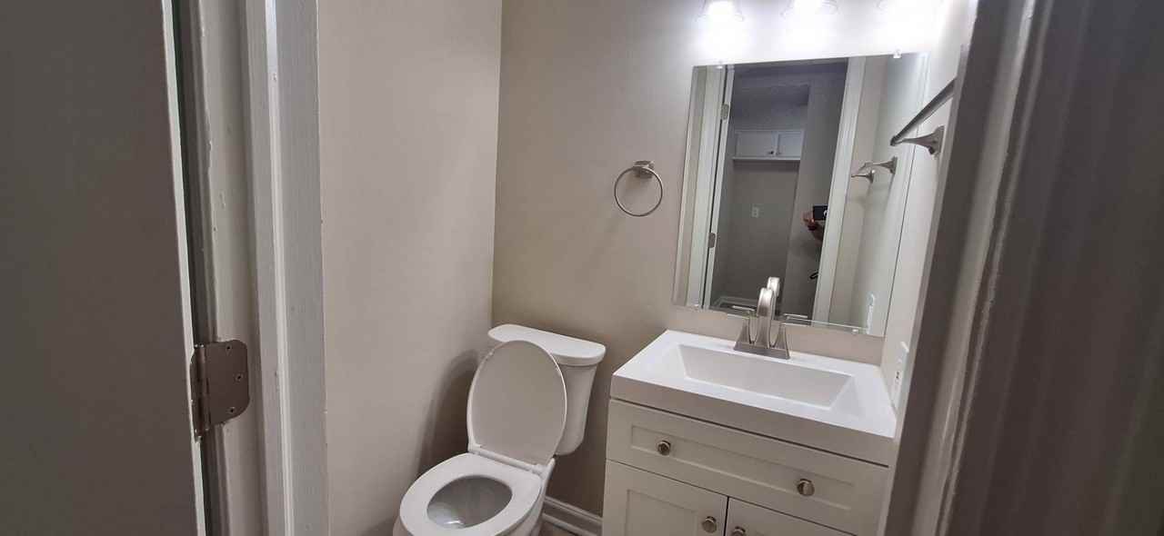 3805 S Mendenhall Rd - Photo 4 of 9