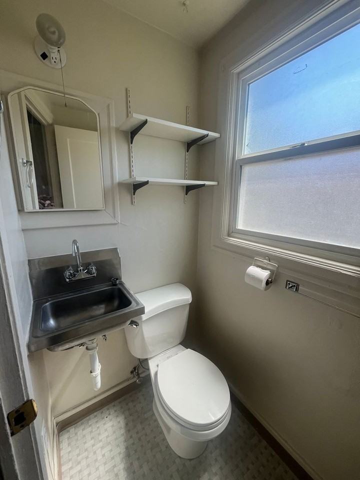 430 W 12th Ave #4 - Photo 4 of 5