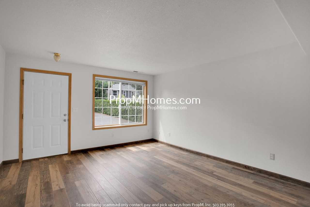 5716 Ne 60th Ave - Photo 3 of 22