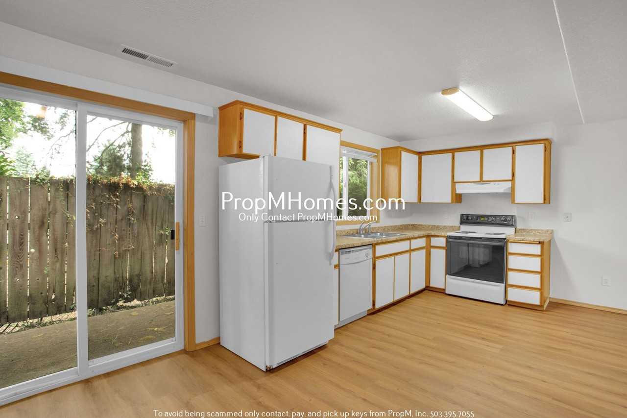 5716 Ne 60th Ave - Photo 6 of 22