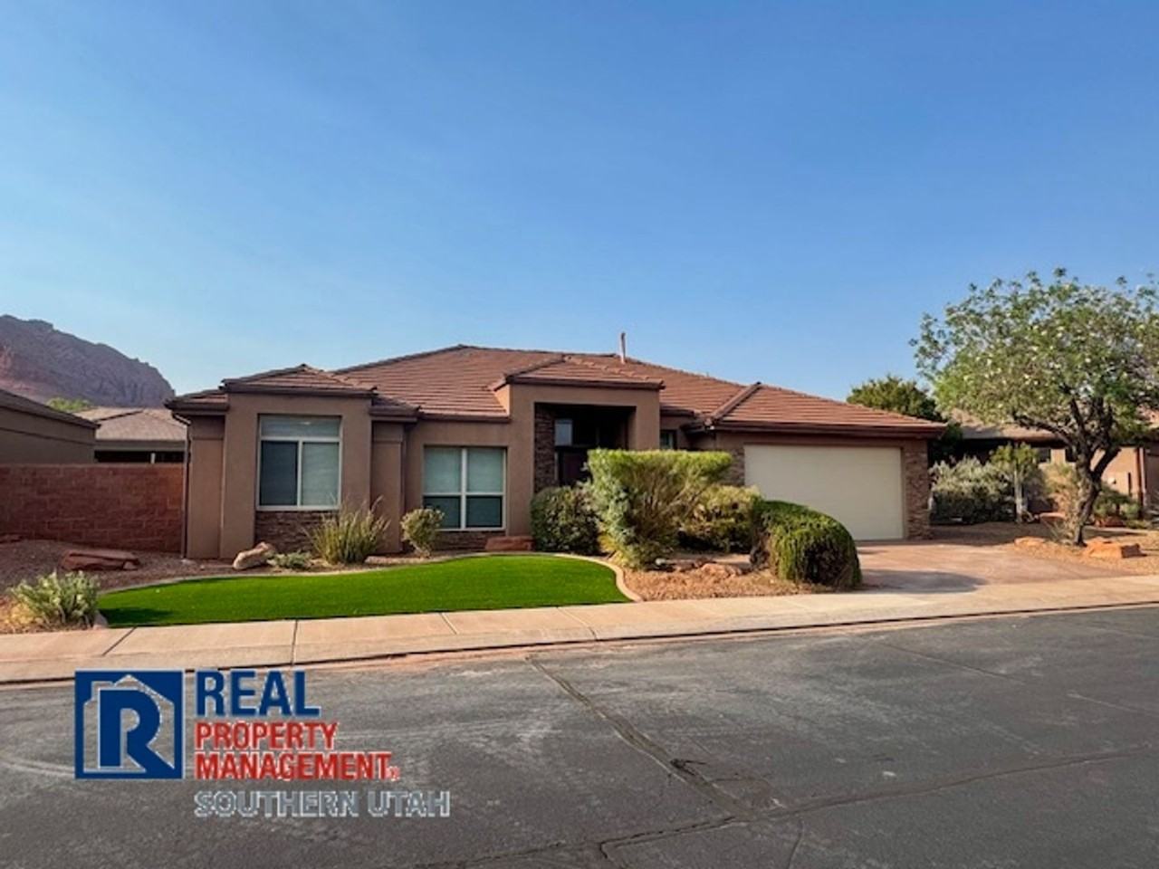 140 N Tuacahn Dr #48 - Photo 2 of 22