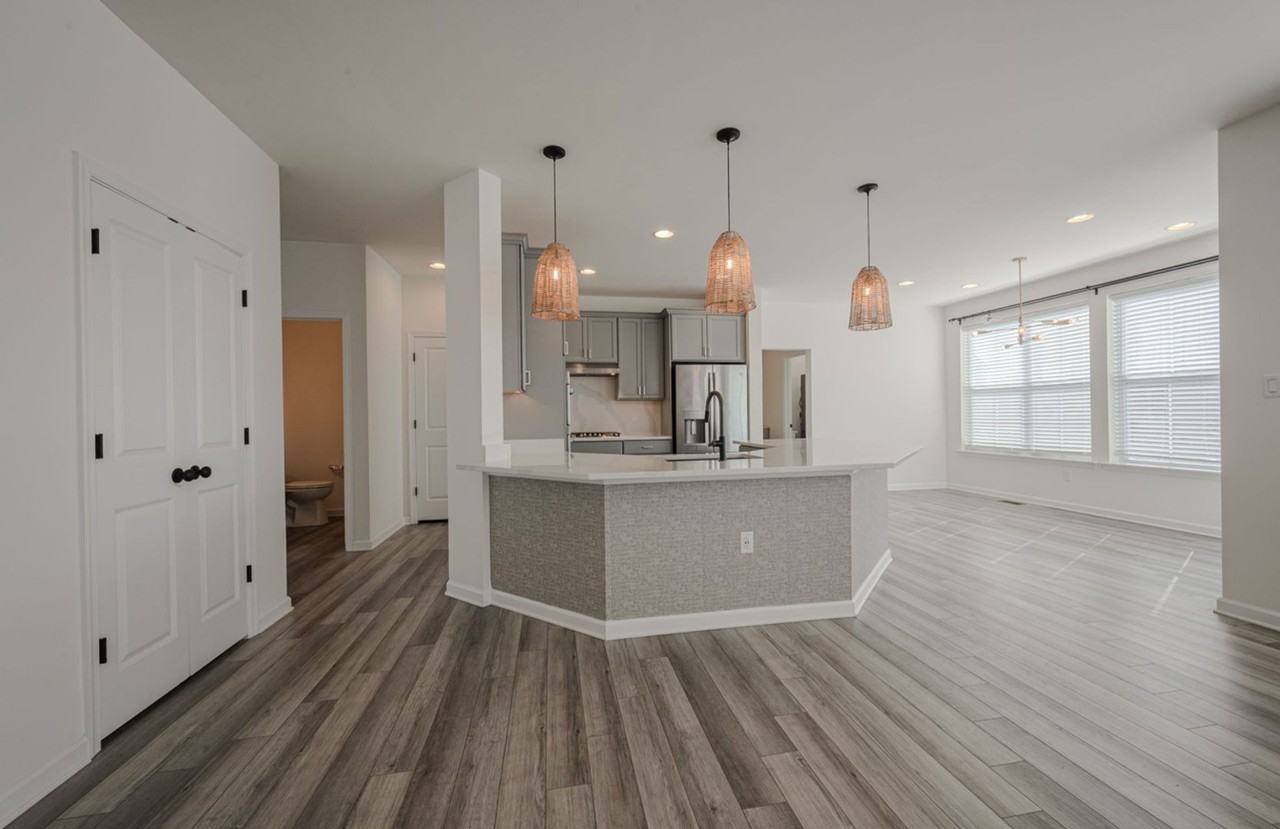 1607 Crane Ln - Photo 6 of 24