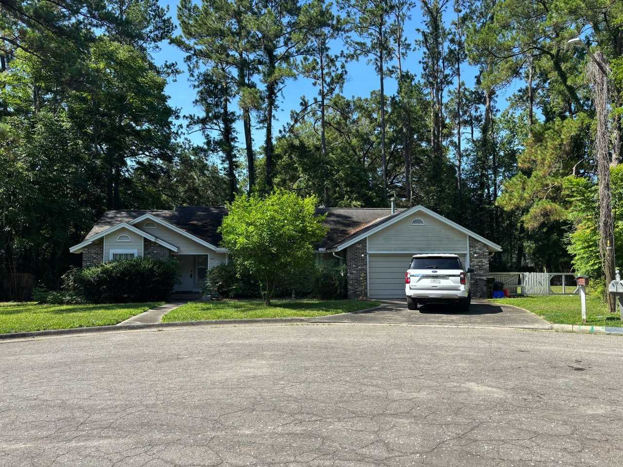 3647 Nw 7th Pl - Photo 7 of 27