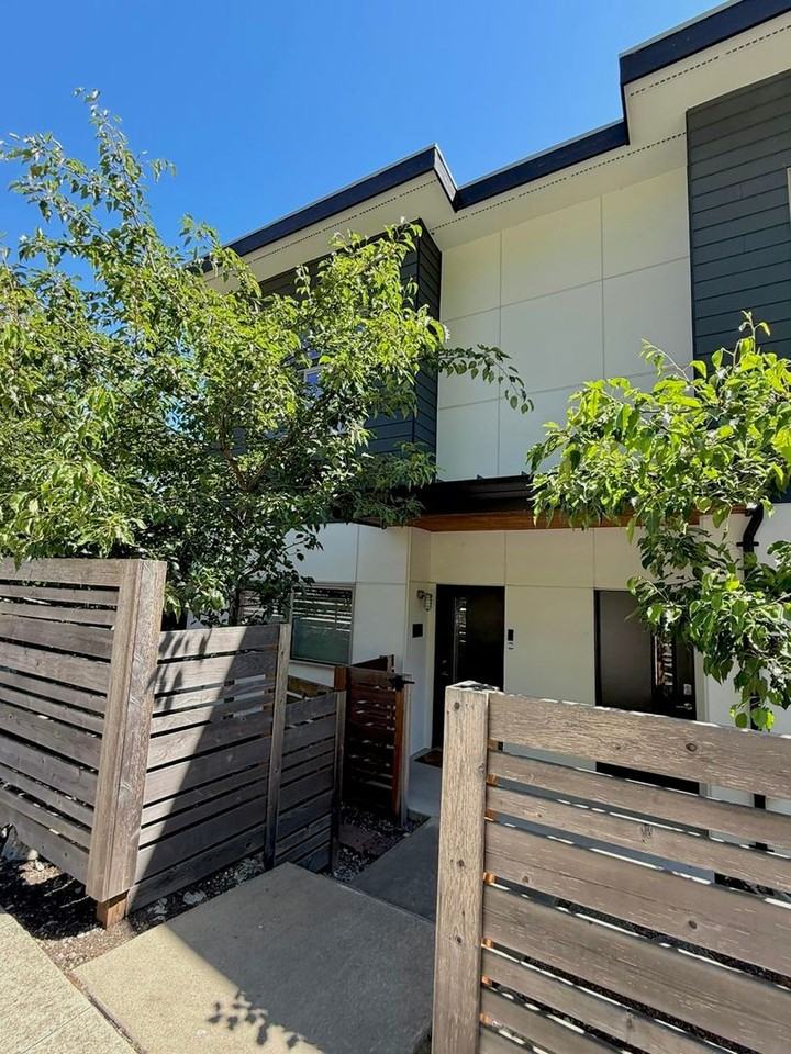 8700 42nd Ave S - Photo 3 of 38