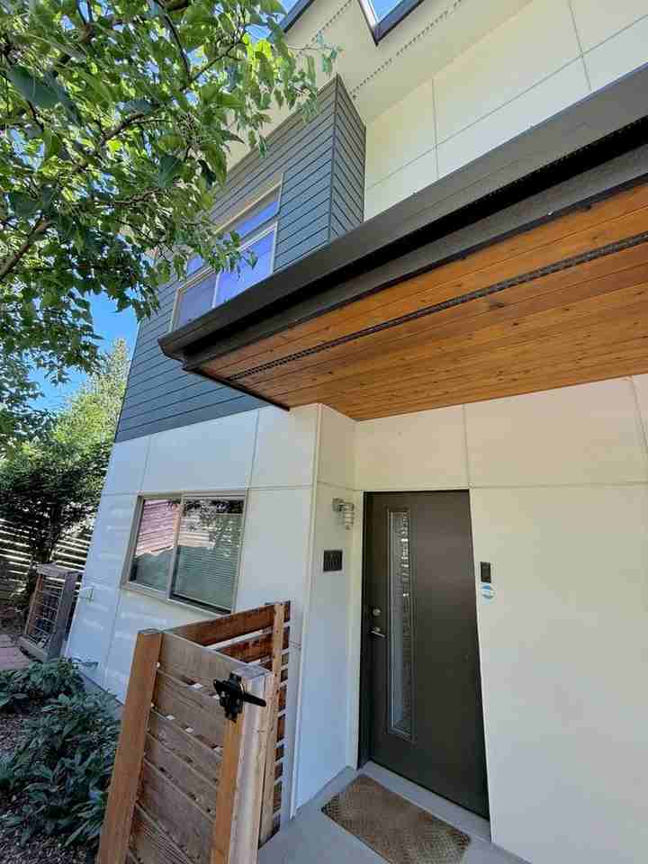 8700 42nd Ave S - Photo 6 of 38