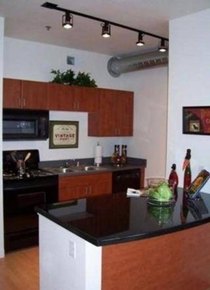 Lincoln Pointe Lofts - Photo 4 of 33