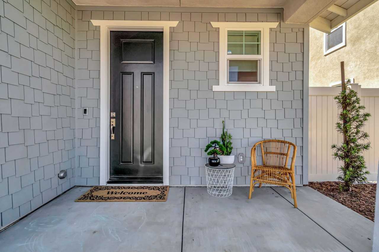 10887 Carlos St - Photo 3 of 36