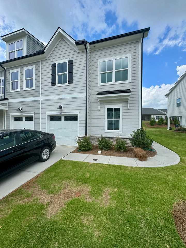 9417 Munsing Dr - Photo 2 of 34