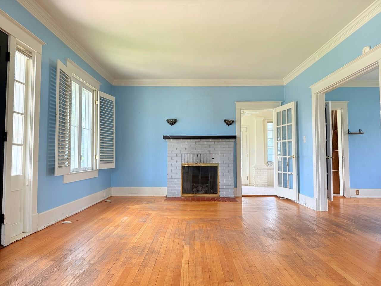 302 Pennsylvania Ave - Photo 3 of 14