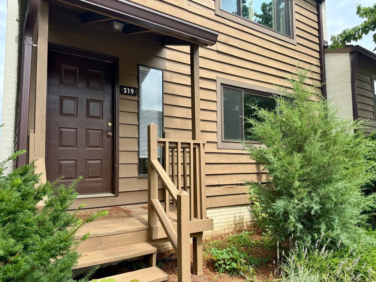 319 Harvest Dr - Photo 3 of 31