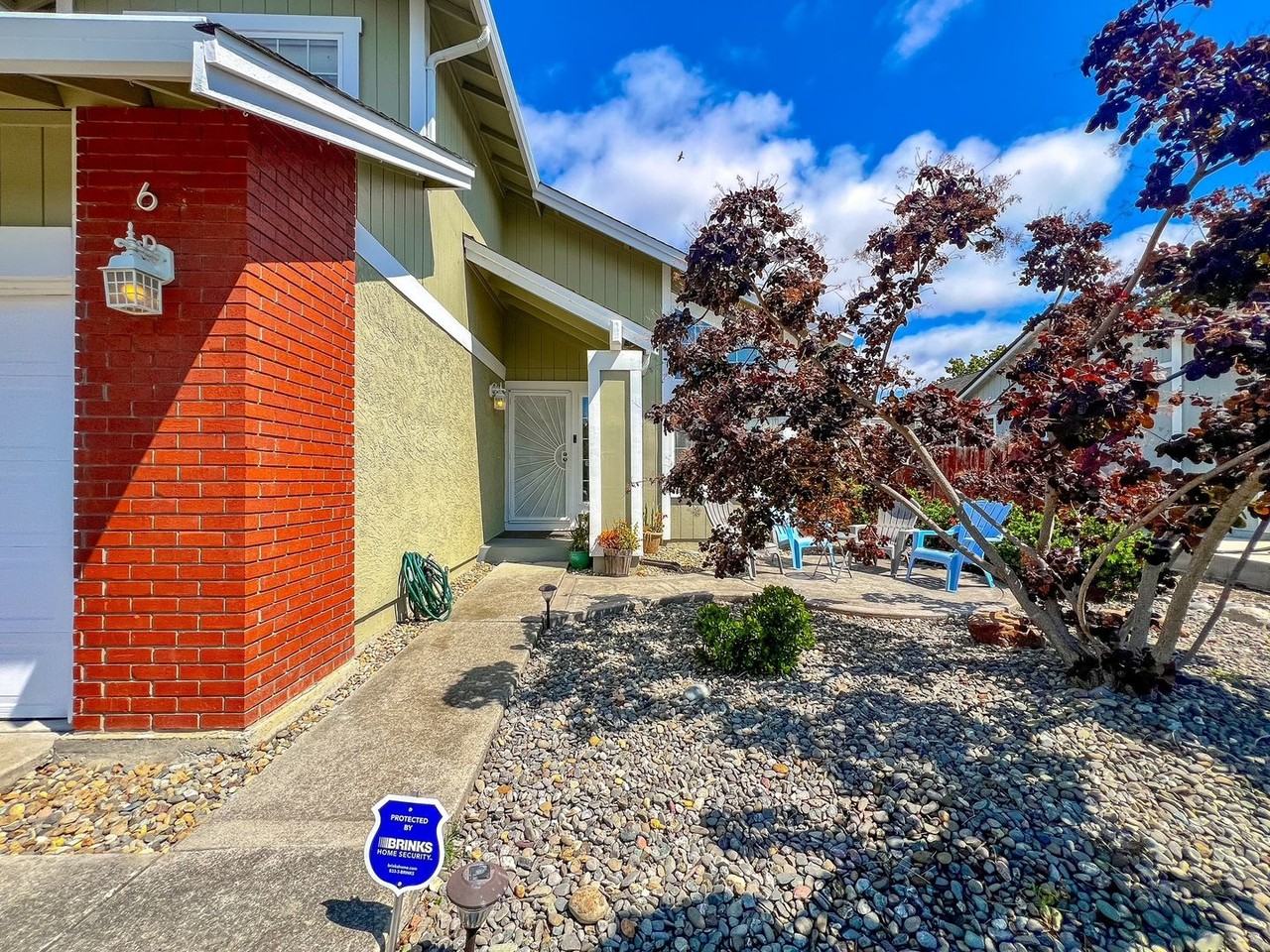 6 Orange Blossom Ct - Photo 3 of 37