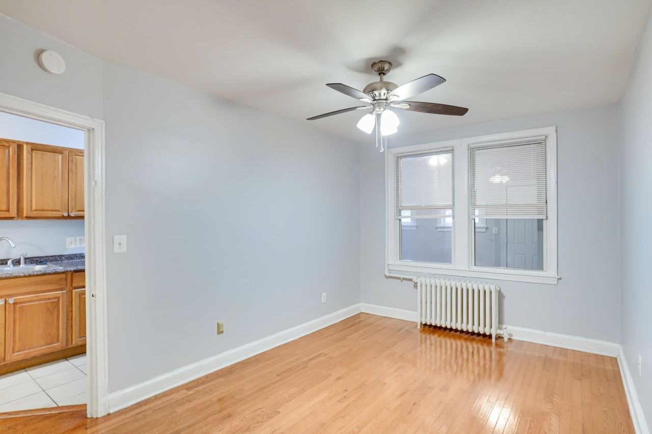 1725 E St Ne - Photo 6 of 22