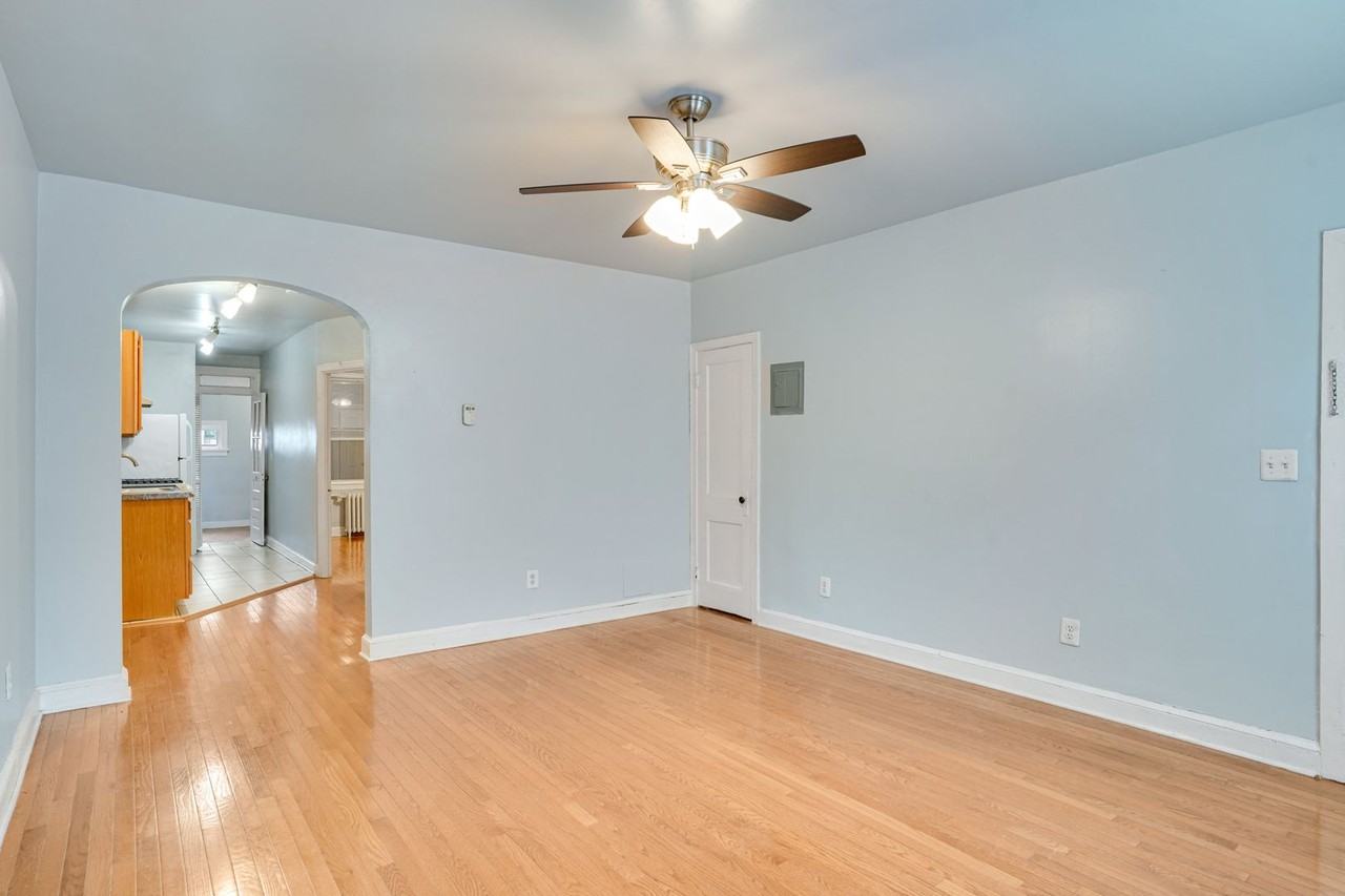 1725 E St Ne - Photo 7 of 22