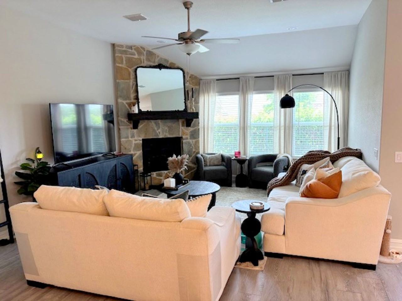 5840 Coppermill Rd - Photo 3 of 36