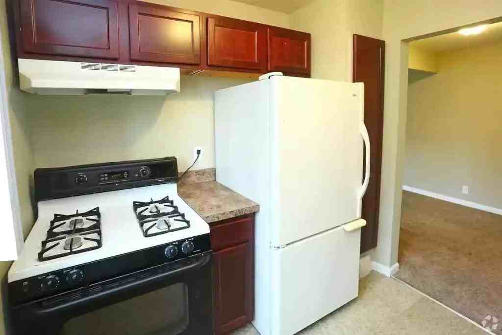 14256 Riverview St - Photo 6 of 9