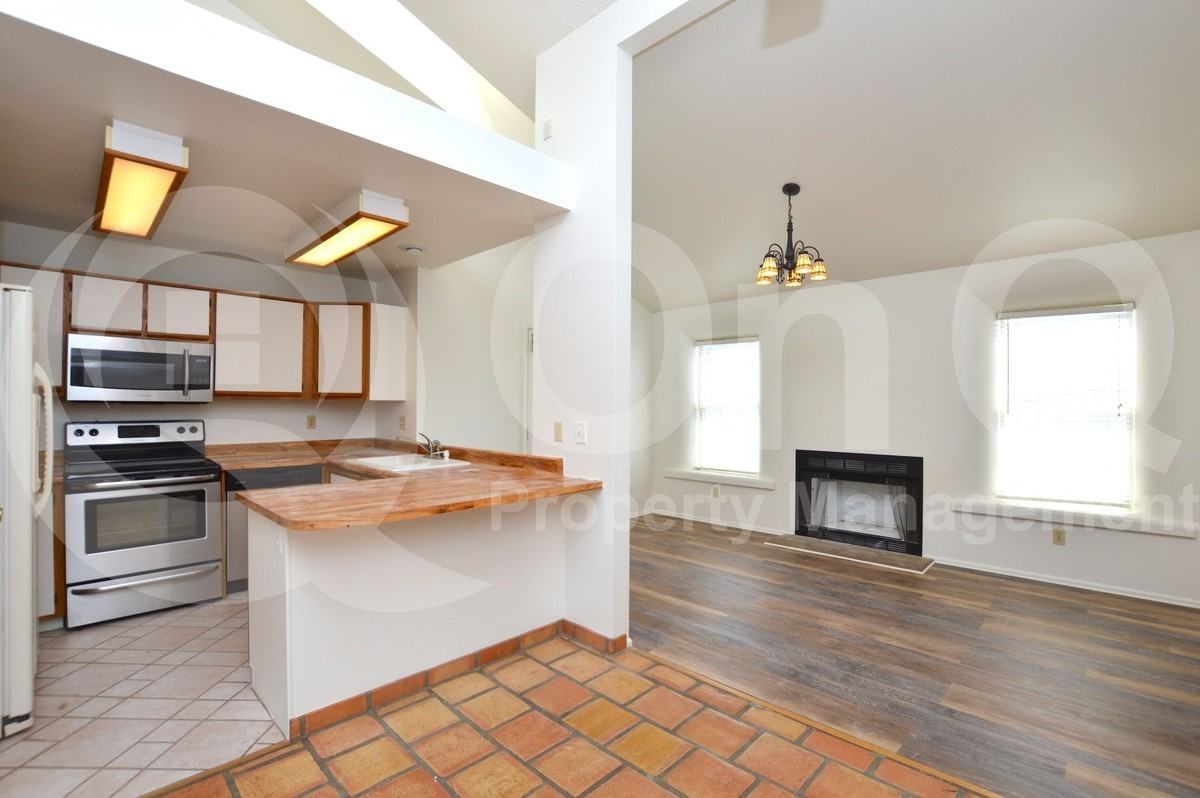 1559 E Drake Dr - Photo 4 of 17