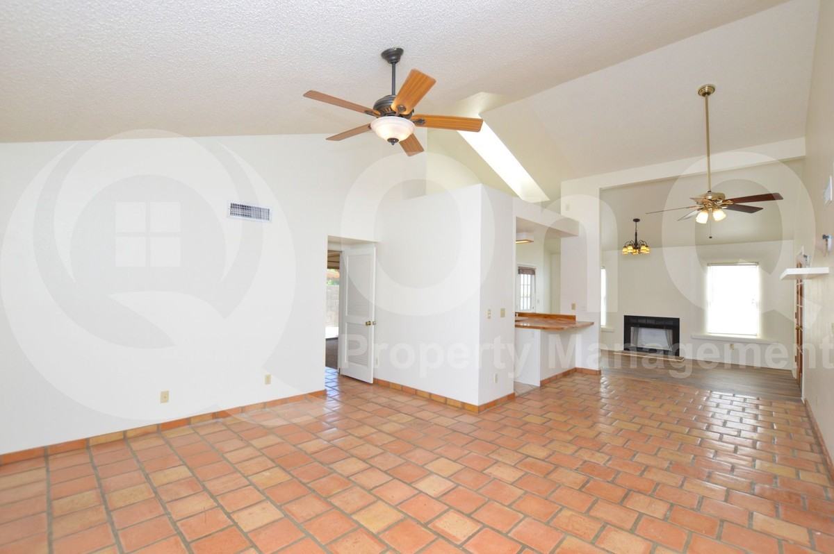 1559 E Drake Dr - Photo 6 of 17