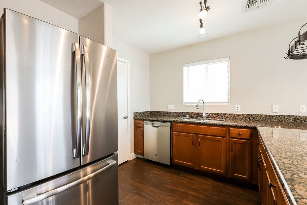 7655 W Tight Line Dr - Photo 7 of 17