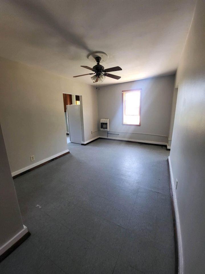 250 Montgomery St #2 - Photo 3 of 10