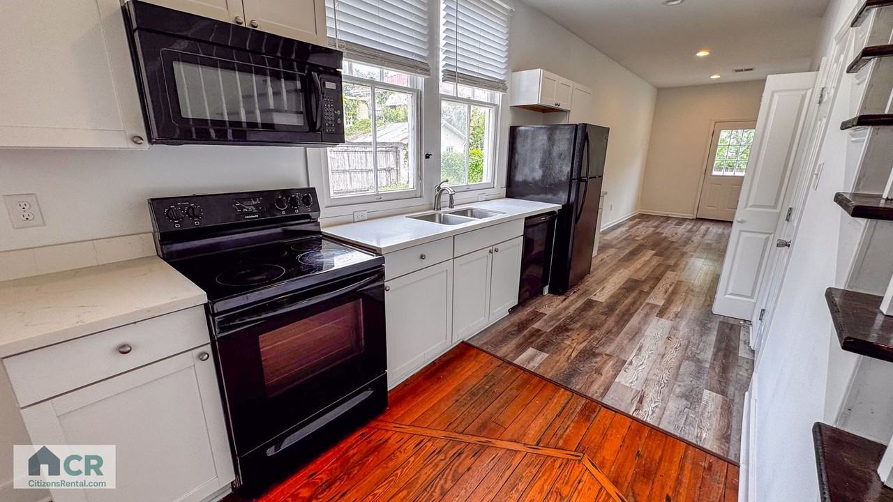 2839 Palmer Ave - Photo 4 of 18