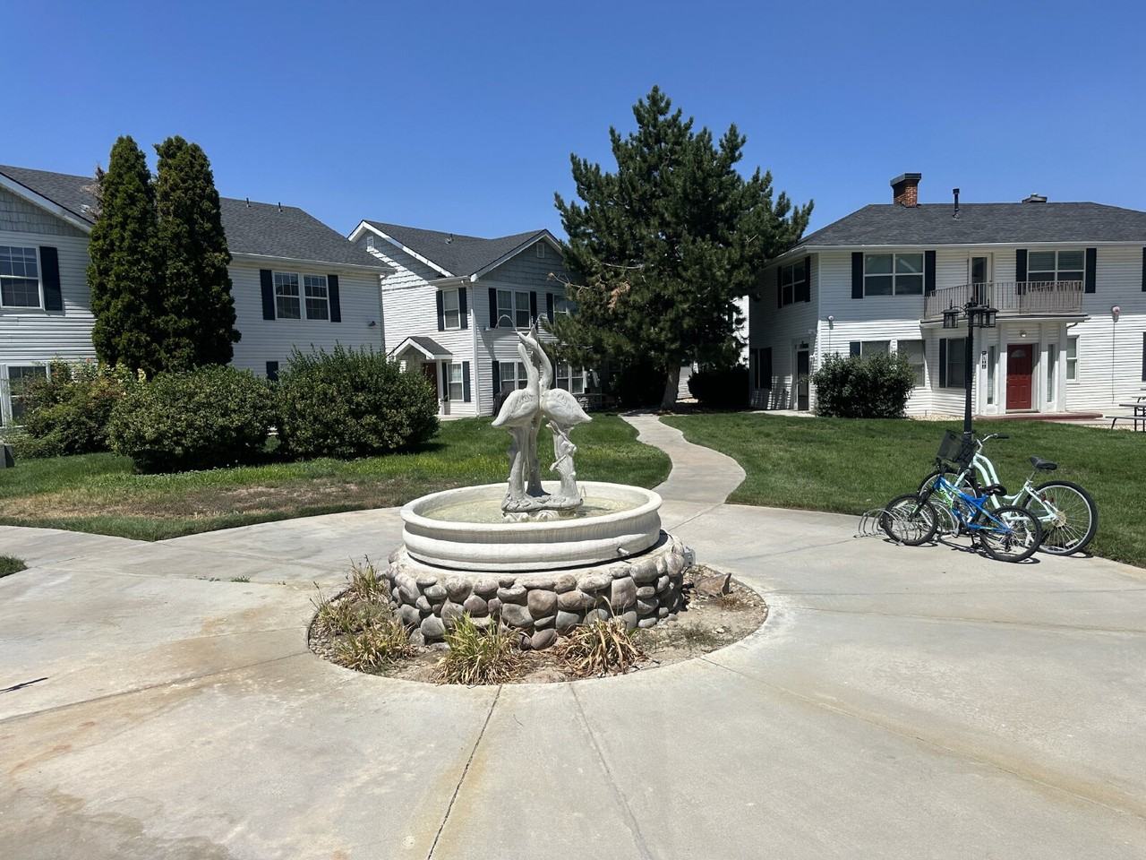 112 Davis Ave - Photo 3 of 23