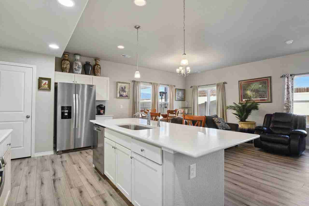 4256 Samaritan Loop - Photo 6 of 35