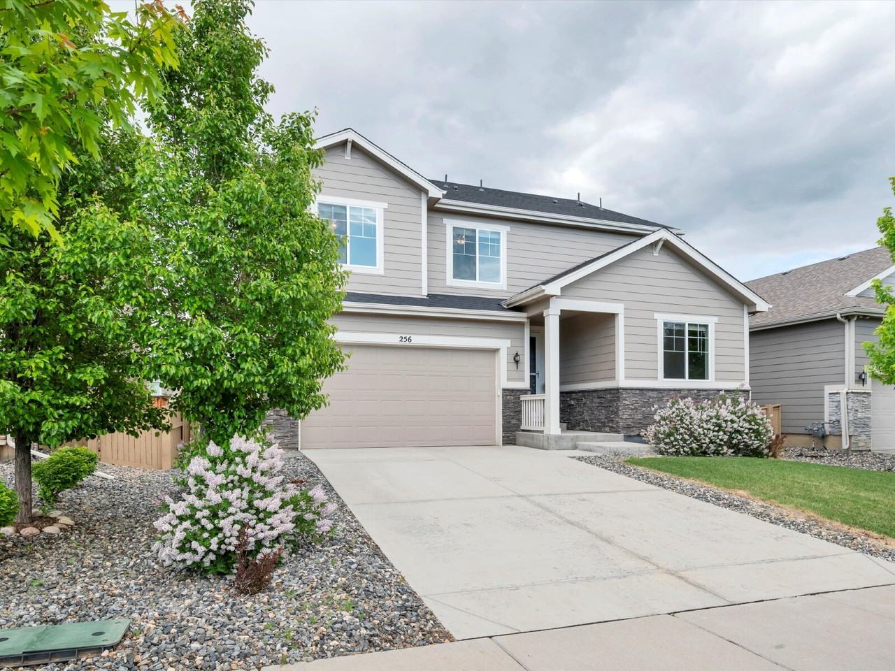 256 Western Sky Cir - Photo 2 of 28