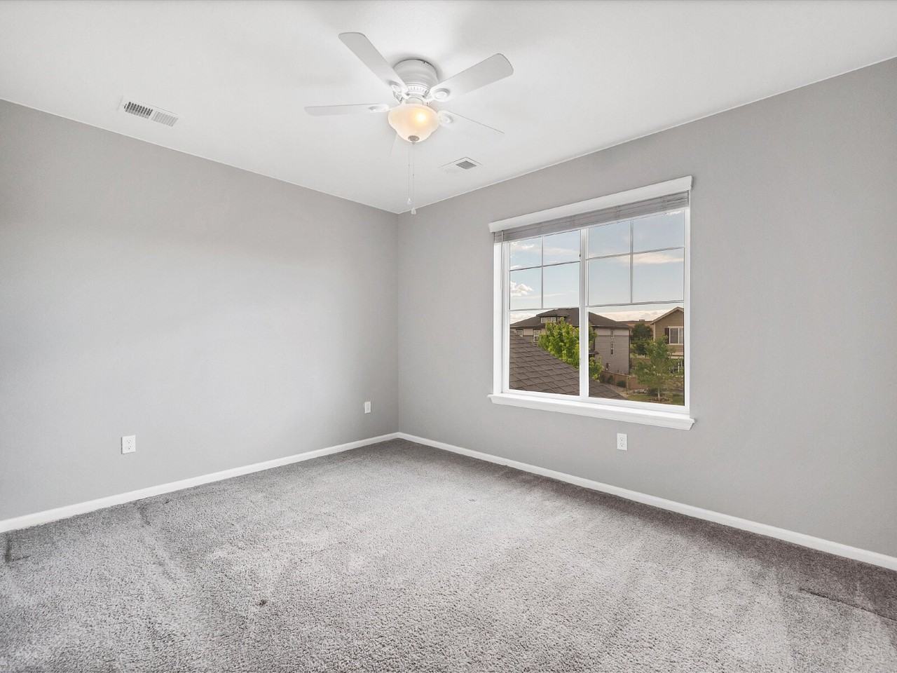 256 Western Sky Cir - Photo 4 of 28