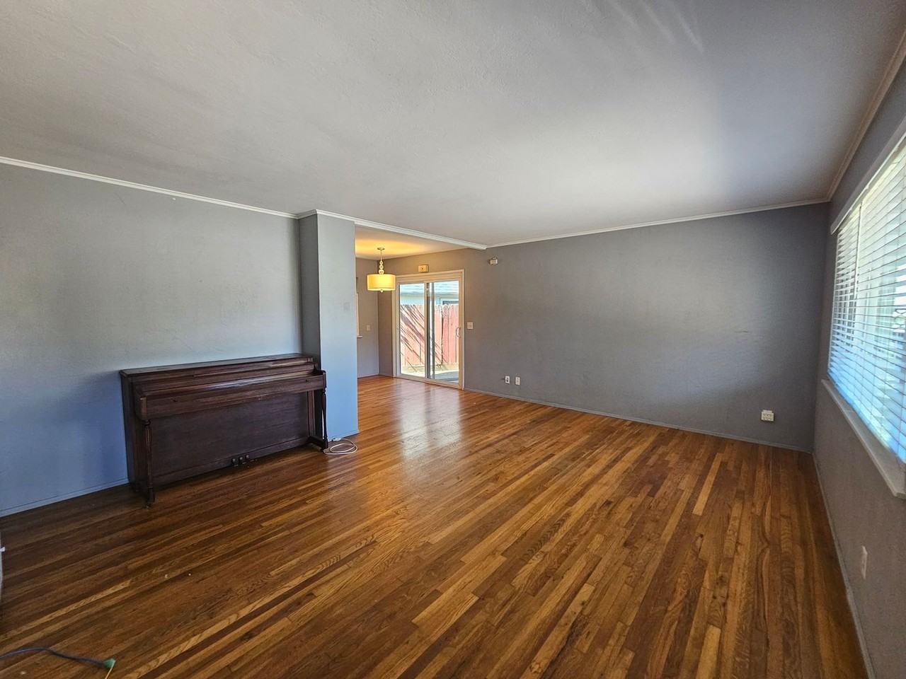 7 Elm Ct - Photo 3 of 12