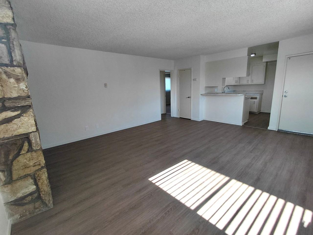2620 Linden Ave - Photo 3 of 9
