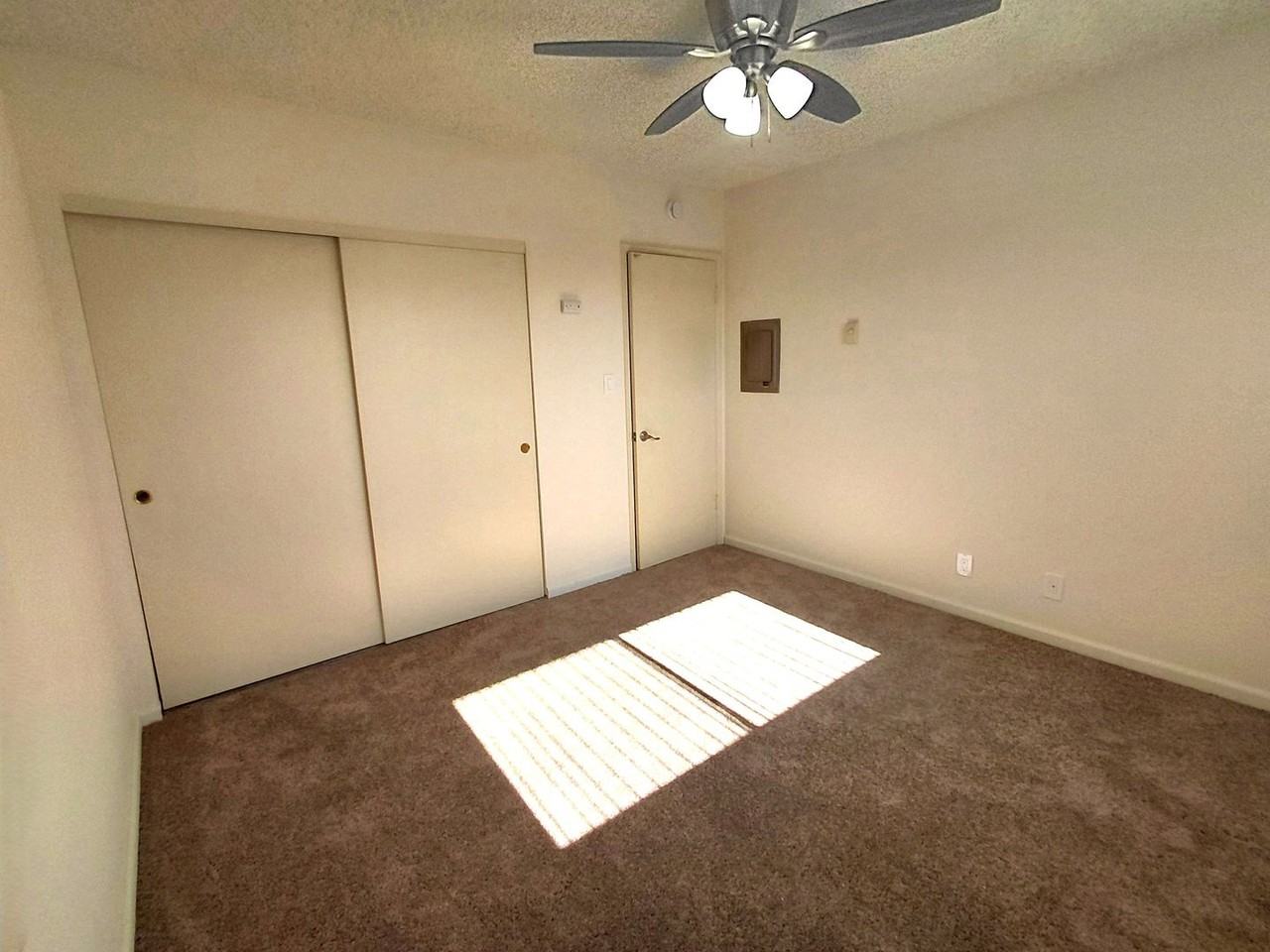 2620 Linden Ave - Photo 5 of 9