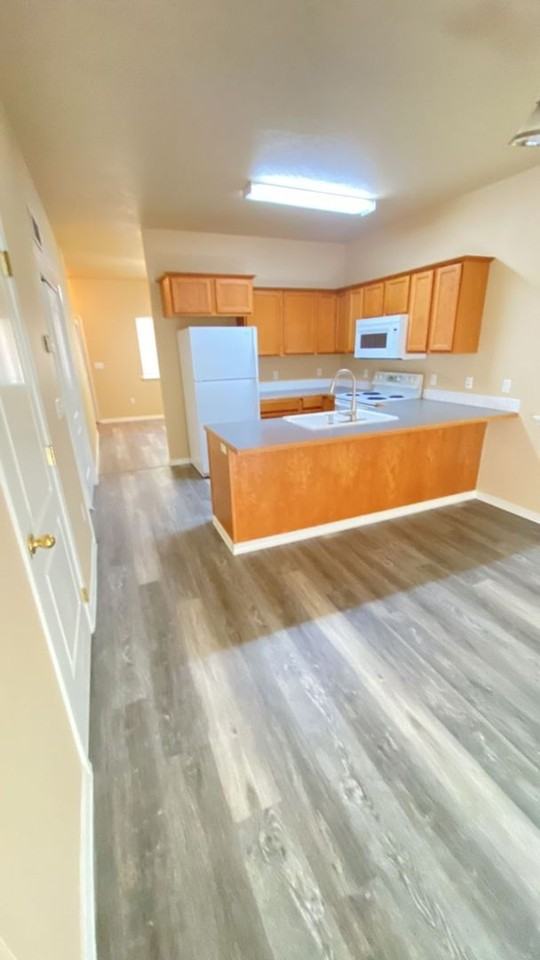 223 Hudson Ave #104 - Photo 4 of 17