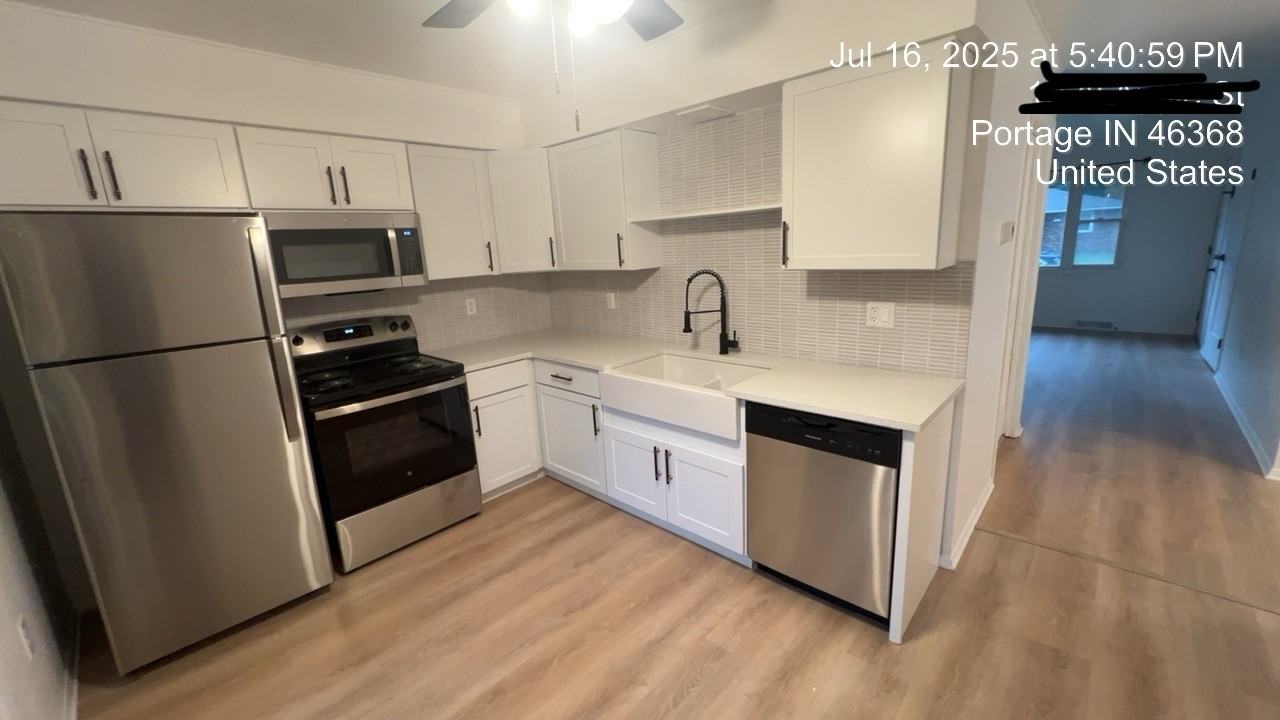 1928 Apple St #1 - Photo 3 of 14