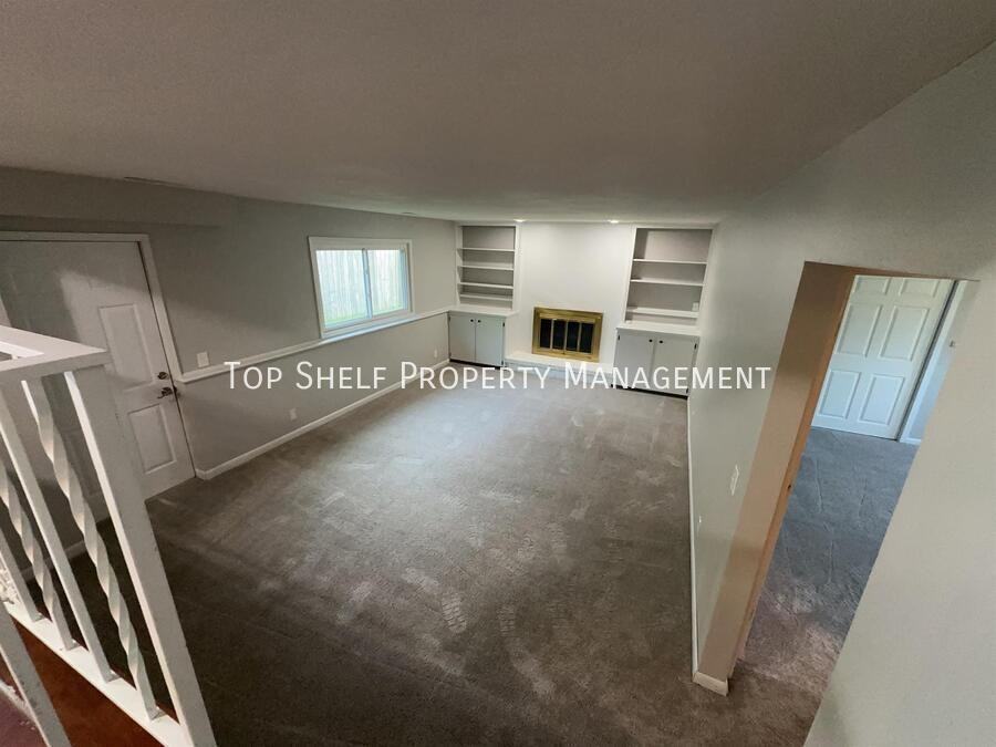 10423 Clark St - Photo 3 of 15