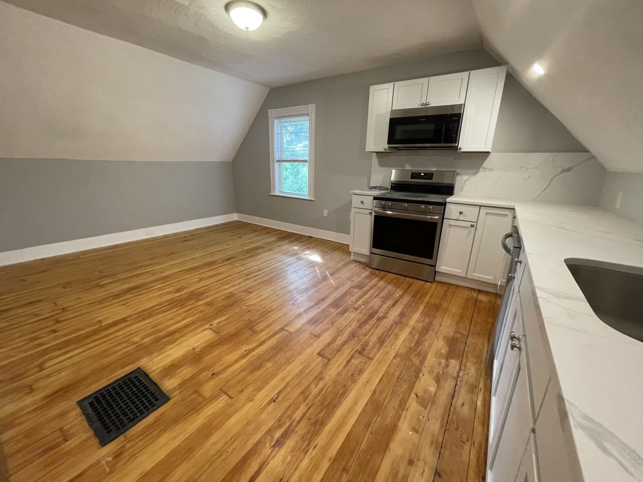 35 Cameron Ave #3 - Photo 4 of 13