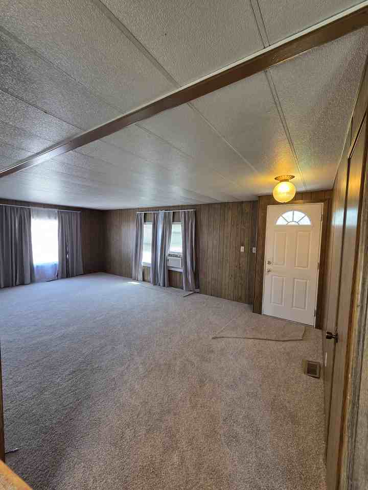 2740 Winslow Ave #NA - Photo 3 of 18