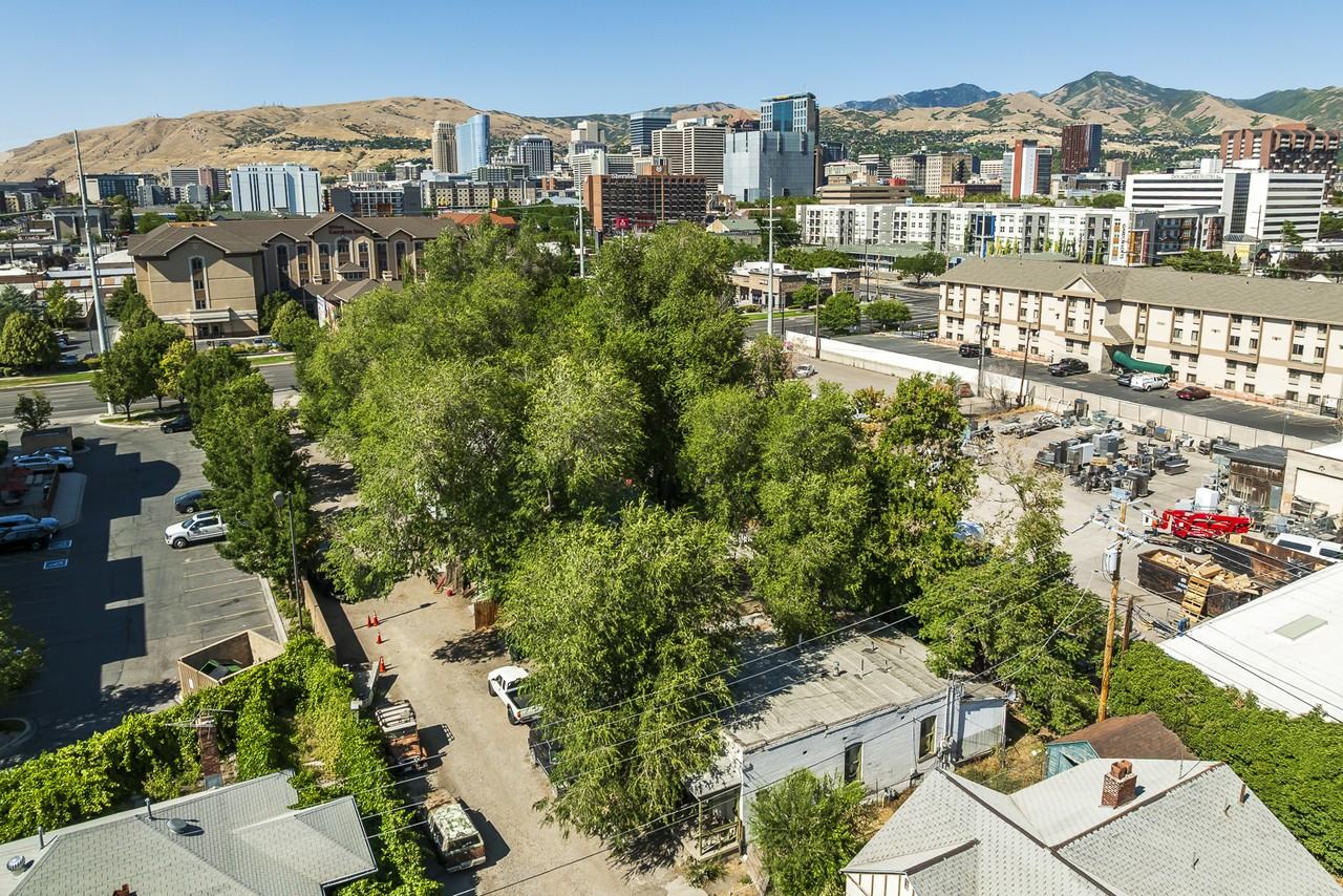 639 S Washington St #NA - Photo 2 of 21