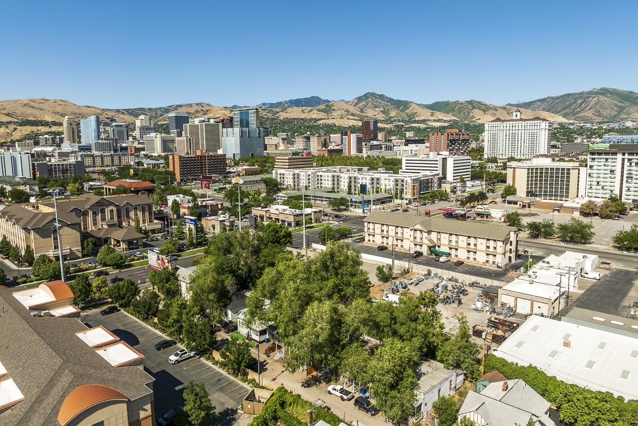 639 S Washington St #NA - Photo 3 of 21