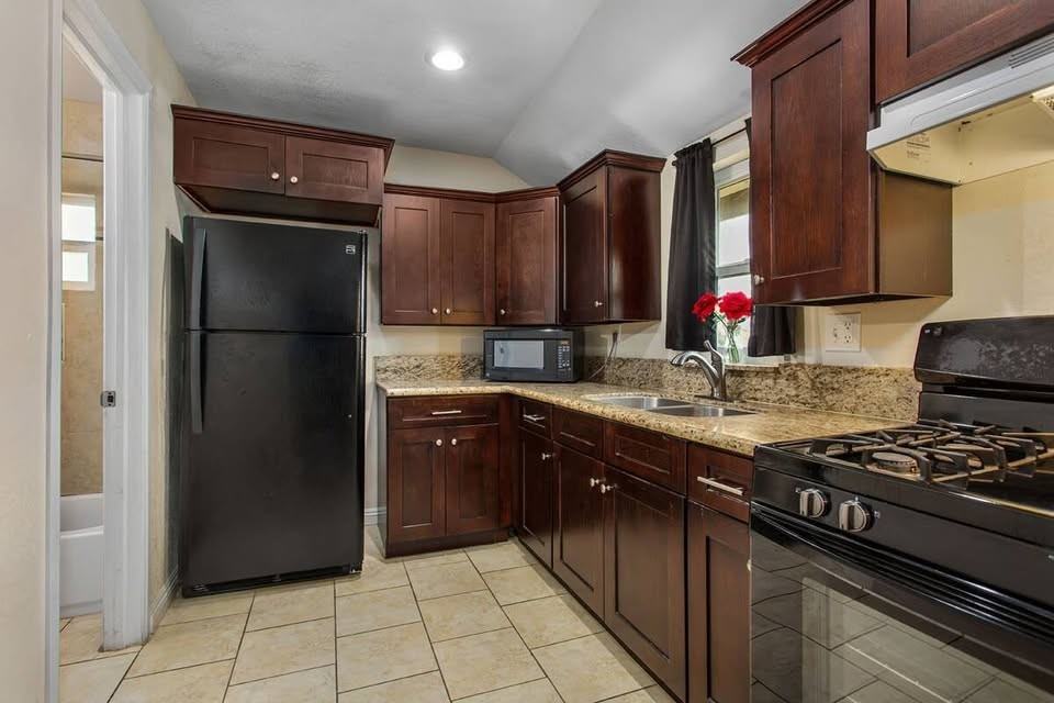 489 Nassau Ave #1-2 - Photo 6 of 16