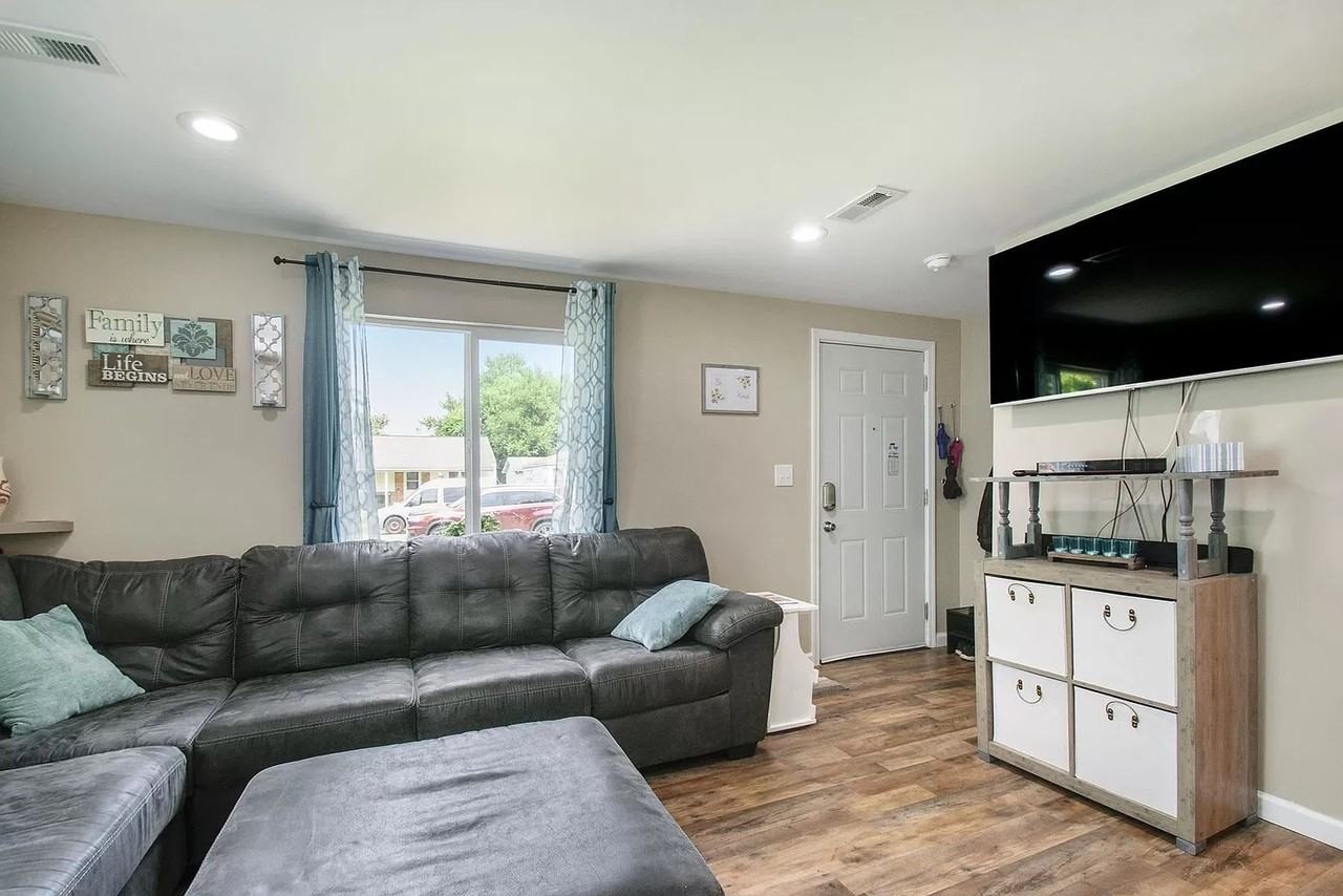 1018 Beale St #NA - Photo 3 of 11